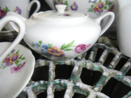 Theeservies M Z met bloemboeketten / roze roos en tulp
