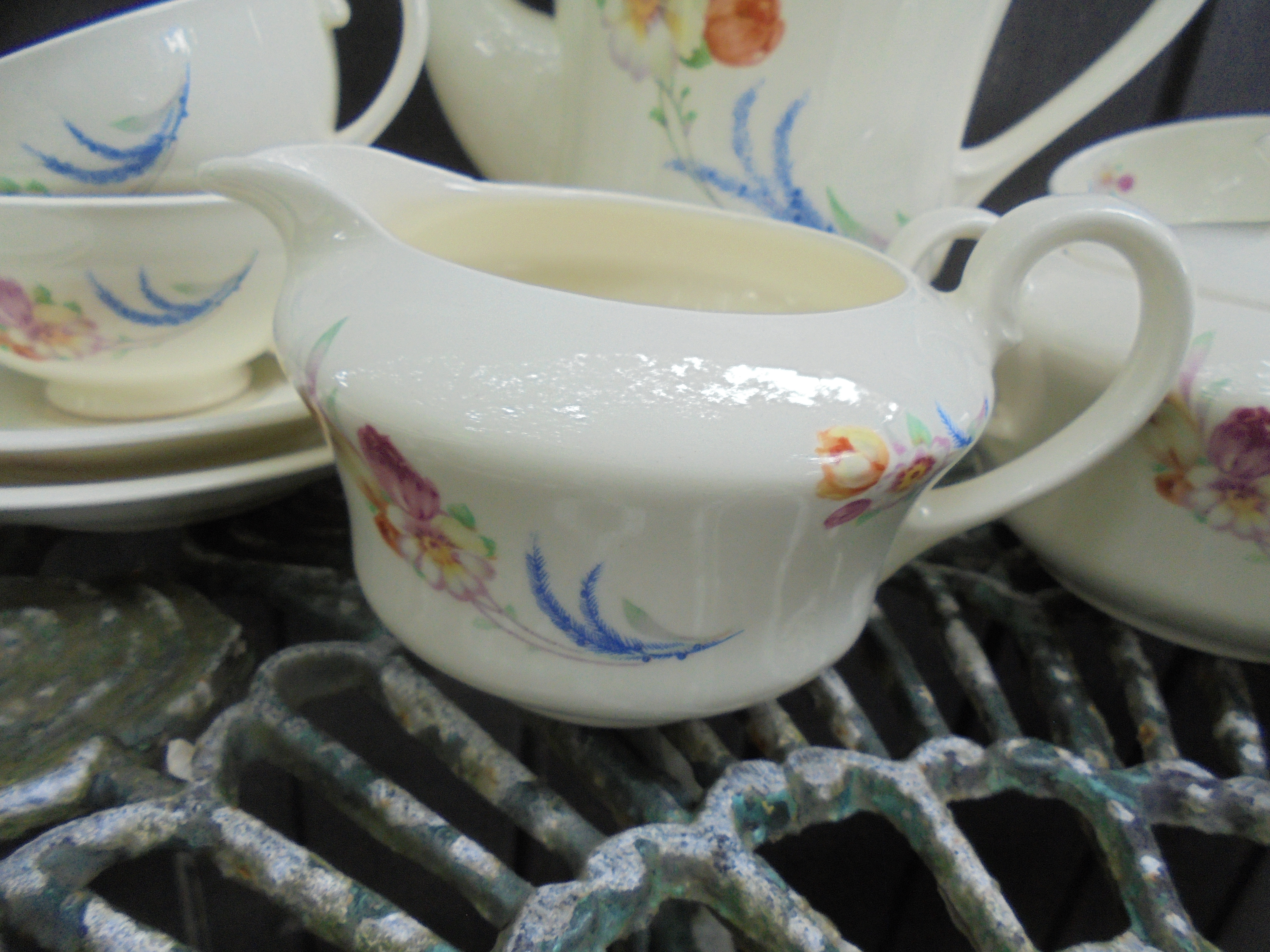 Koffie / Theeservies MOSA met bloemboeket met oa. roze en gele tulp