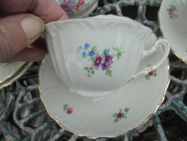 Theeservies Titania Barok met bloemboeketten / roze pioen roos