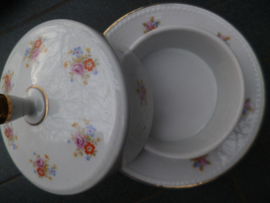 Botervloot Mignon Bavaria met kleine bloemboeketjes / roze roosjes