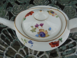 Aparte ovale Engelse Theepot met groot bloemboeket / roze roos "The Old English"
