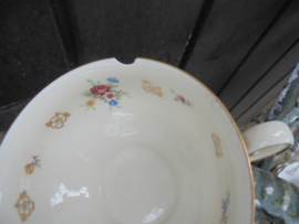 Koffieservies Mitterteich Bavaria met bloemboeket met oa roze roosjes 12 persoons