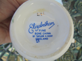 Engelse Kop en schotel met grote rode en witte roos Elizabethan
