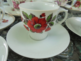 Set van 3 kop en schotels met gele / roze en rode bloem Bavaria