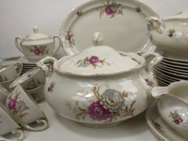 Dinerservies MOSA met roze en witte bol chrysant