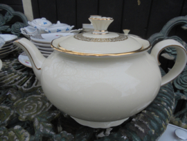 Theepot Zeh Scherzer Bavaria Elite Pas Aan Rozetta room met veel goud decoratie