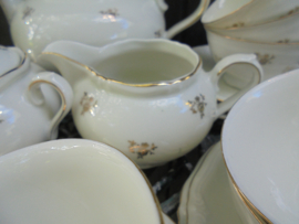 Dinerservies Bavaria W "Windsor" met gouden roosjes en sierlijk randje