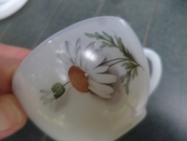 Arcopal Mokka Kop en schotel met witte margriet