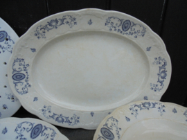 Dinerservies P. Regout Medaillon met blauw decor