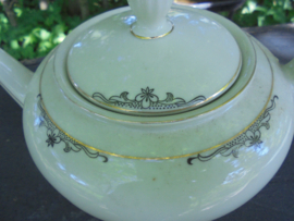 Theepot Bavaria 2 zwaardjes gemerkt met art deco rand decor zwart/grijs bloemetje
