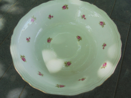 Diepe ronde kom / Saladeschaal Rheinkrone met roze/rode roosjes; grootste maat