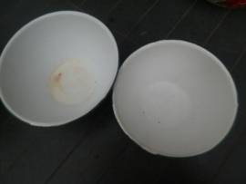 2 Nest schalen met boerenbont decor