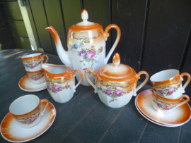 Koffieservies met roze roosjes boeketjes en Oranje Parelmoer