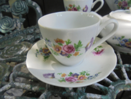 Theeservies M Z met bloemboeketten / roze roos en tulp
