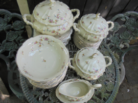 Enorm 12 persoons (!) Dinerservies Hertel Jacob Bavaria met roze roosjes / bloemetjes guirlande