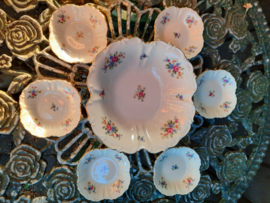 Petit foursetje Edelstein Bavaria Maria-Theresia met bloemboeket/roze roosjes