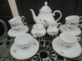 Thee/Koffieservies Schumann Arzberg met wilde roze/rode roos