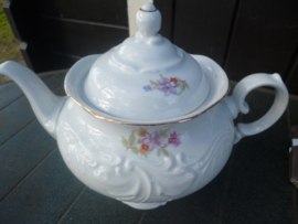 Theepot Wawel met roze roos en  paarse bloem