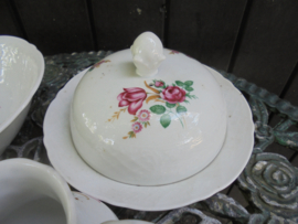 Botervloot Schumann Arzberg Bavaria met bloemboeket / roze roos en tulp