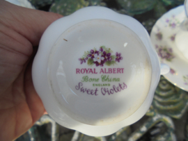 Royal Albert Petit four schaaltje "Sweet Violets"