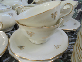 Dinerservies Bavaria W "Windsor" met gouden roosjes en sierlijk randje