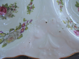 Engelse 2 vaks schaal Old Foley : Harmony Rose met roze roosjes / witte bloem