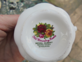SCHOTEL Heren Kop Royal Albert "Old Country Roses" met roze, gele en rode rozen