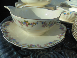 Dinerservies Plazuid (Holland) met lieve bloemetjes / roze roosjes en gouden bies