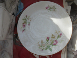 Ontbijt / Dessert bord Bavaria met wilde roze/rode struikroos