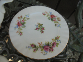 Gebaksbordje Royal Albert Moss Rose met roze roosjes
