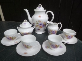 Brussels Porselein Koffieservies met pastel paarse Annemoon