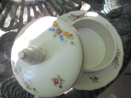 Windsor Botervloot met roze en gele roosjes guirlandertjes ZONDER GOUDDECORATIE rond de knop