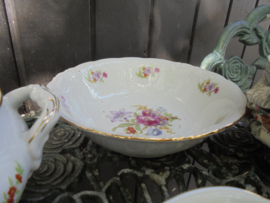Dinerservies Wawel met bloemboeket: roze roos/paars bloemetje