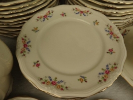 Dinerservies Winterling Marktleuthen Windsor met roze en gele roosjes guirlandertjes