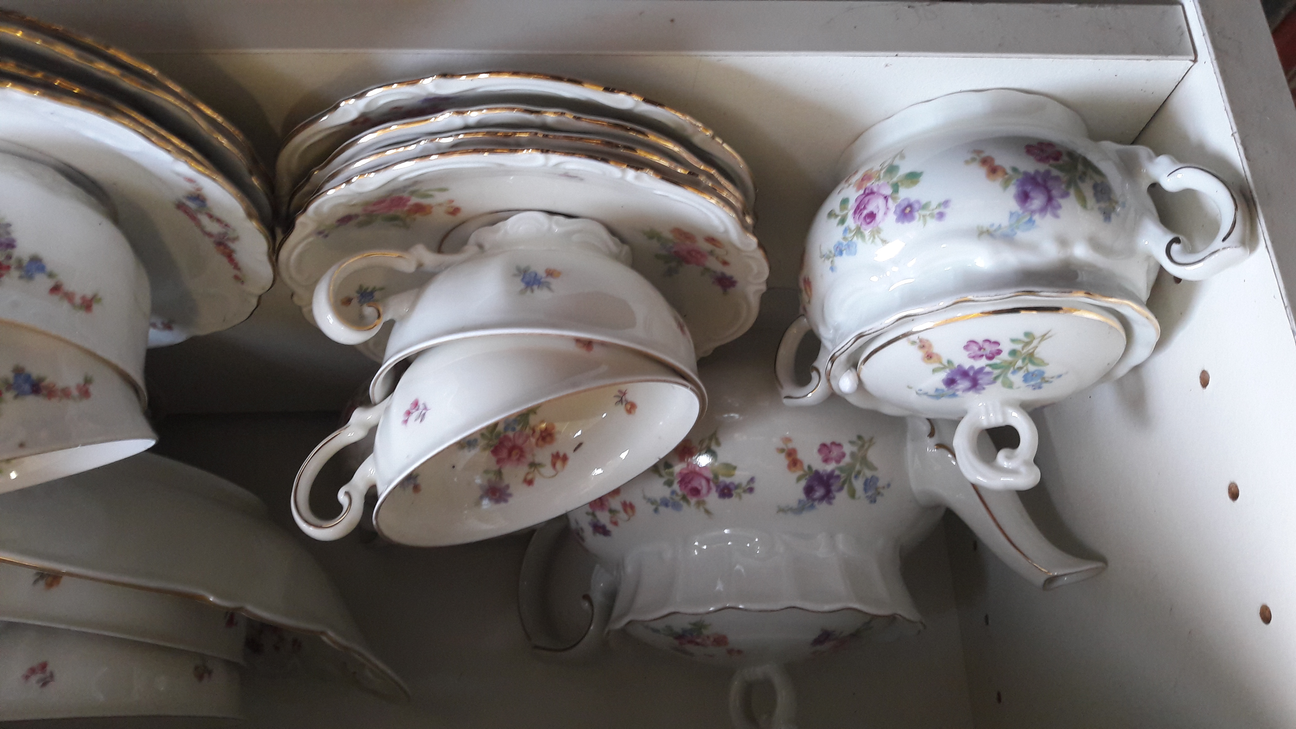 Theepot met bloemboeketjes / roze roosjes