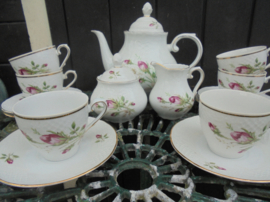 Thee/Koffieservies Schumann Arzberg met wilde roze/rode roos