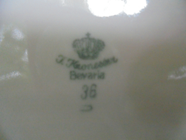 Suikerpot J. Kronester Bavaria met roze/gele en blauwe bloemetjes en een dubbel goudbloempje