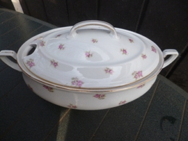 Aparte Soepterrine van Victoria Czechoslovakia met roze roosjes