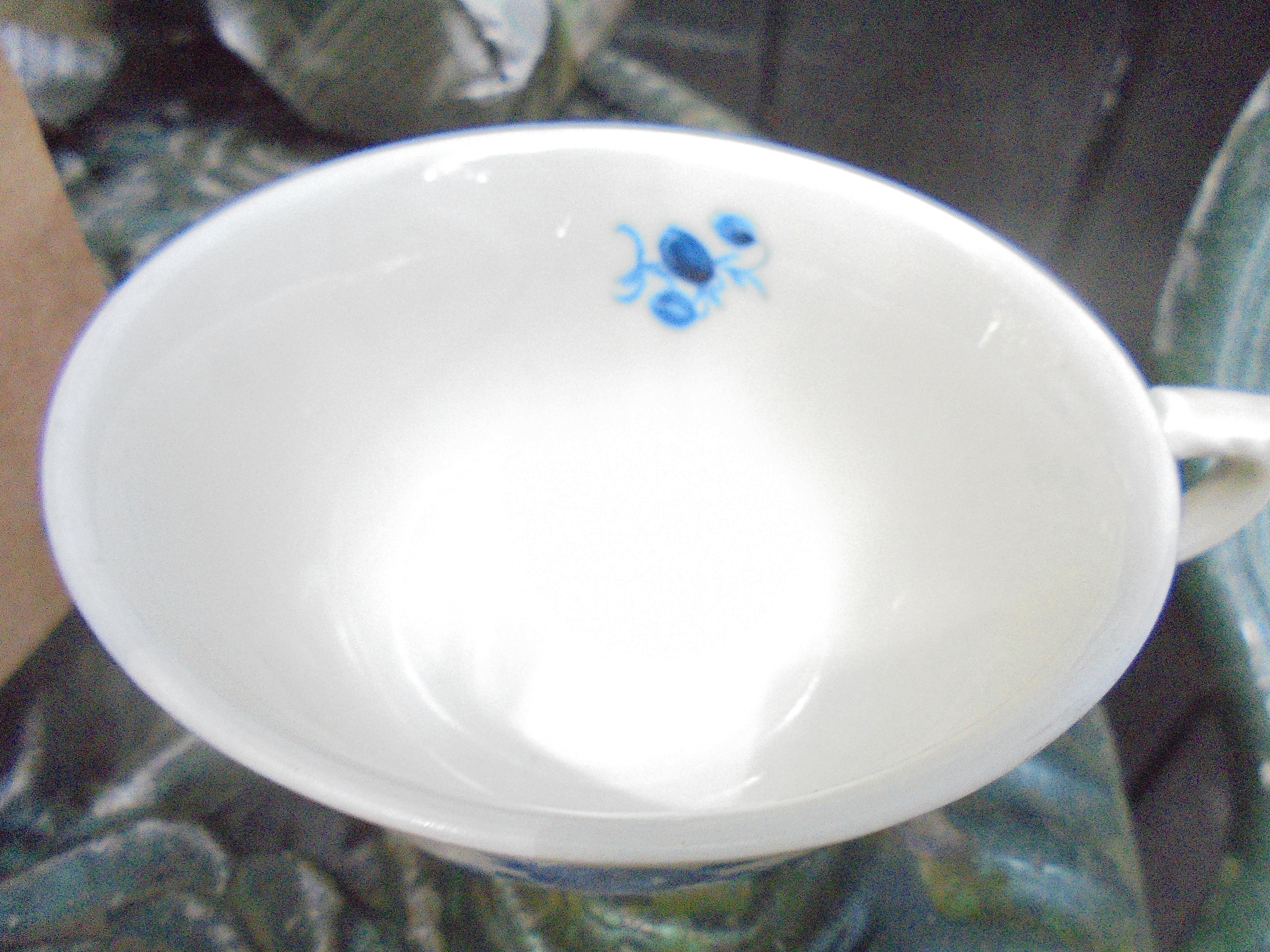 Kop en schotel MOSA met blauw bloemboeket