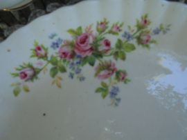 Kleine Gebakschaal Royal Albert Moss Rose met roze roosjes