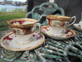 Royal Albert Dames Kop en schotel "Lady Hamilton" bloemboeketjes met oa. roze roosjes