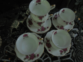 Engelse Kop en schotel met roze roosjes Royal Ascot