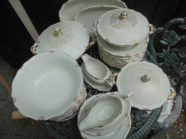 Dekschaal Winterling Marktleuthen Bavaria Windsor ELiTE room met gouddecor / randje