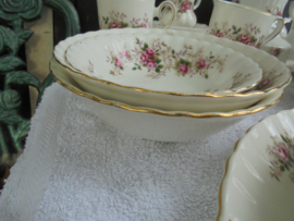 Royal Albert Klein pap- of vla kommetje "Lavender Rose" met roze roosjes