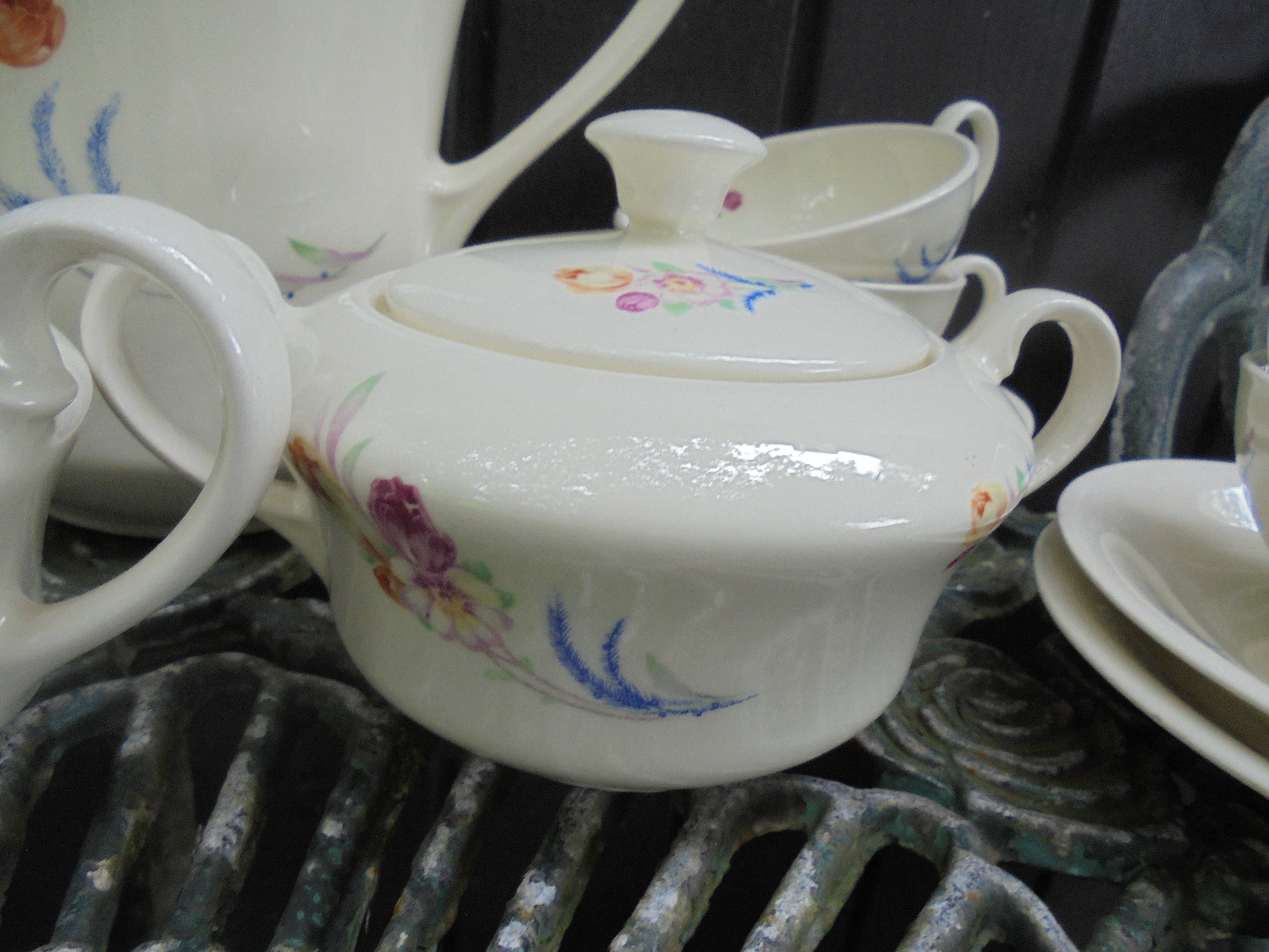 Koffie / Theeservies MOSA met bloemboeket met oa. roze en gele tulp