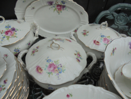 Dinerservies Titania Barok met bloemboeketten / roze pioen roos