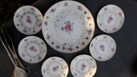 Petit four set met roze roosjes en goud