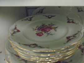 Dinerservies Mitterteich Bavaria met grote bloemboeketten met oa. roze roos