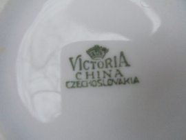 2 Kop en schotels Victoria met roze roosjes