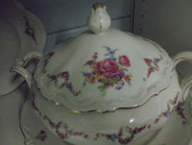 Dinerservies Mitterteich Bavaria met grote bloemboeketten met oa. roze roos
